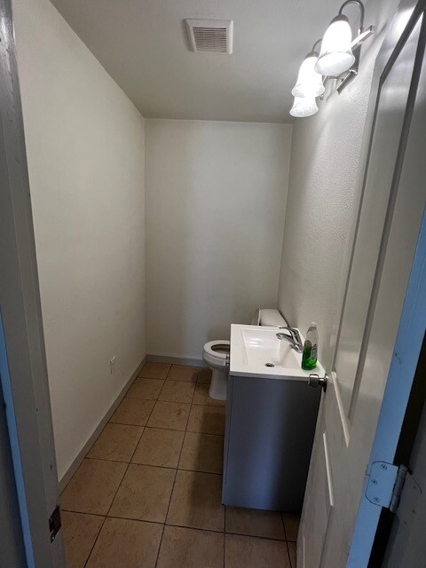 Foto del edificio - 8515 Tilgham St