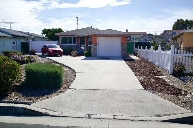 Building Photo - 21111 Dalton Ave