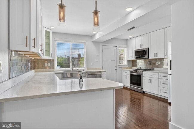 Building Photo - 2218 16th St NE