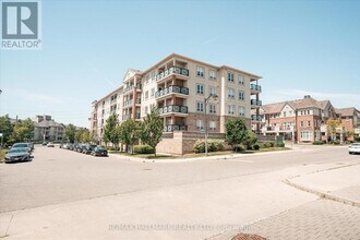Building Photo - 10 Mendelssohn St