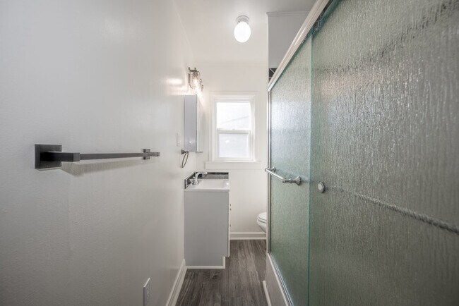 Foto del edificio - 5248 Almont St