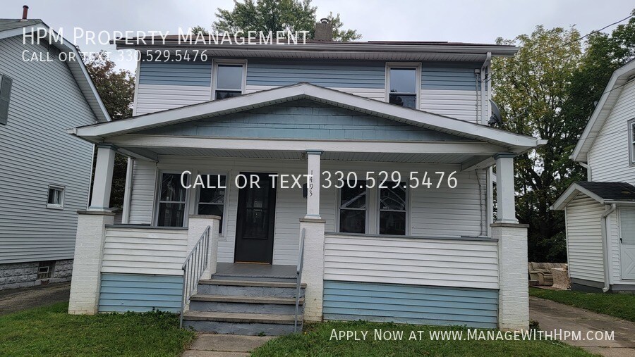 Primary Photo - Spacious 3 bedroom 1 and a half bath house...