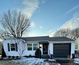 Building Photo - 1024 N Vandalia Ave
