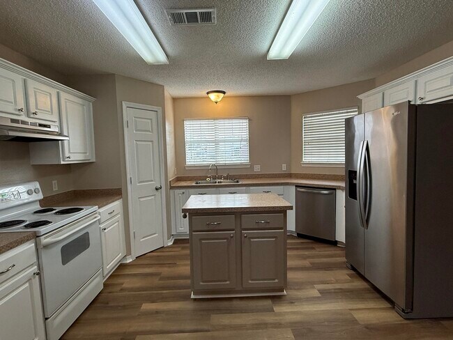 Foto del edificio - 280 Limestone Cir