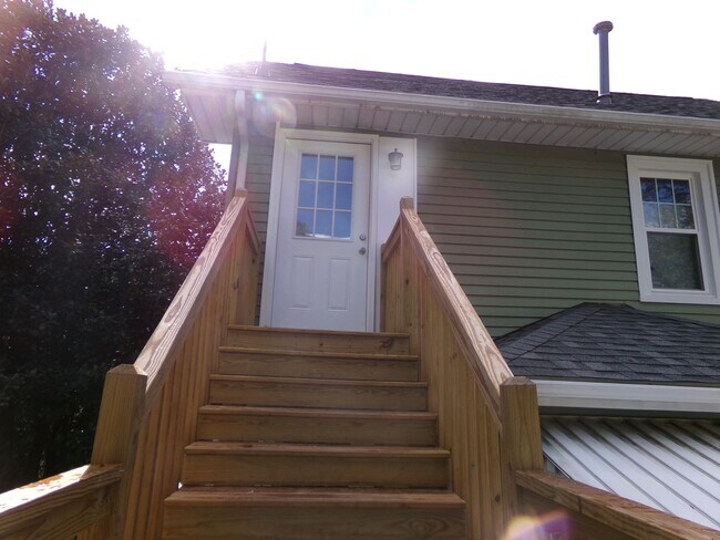 Foto del edificio - 1529 W First St