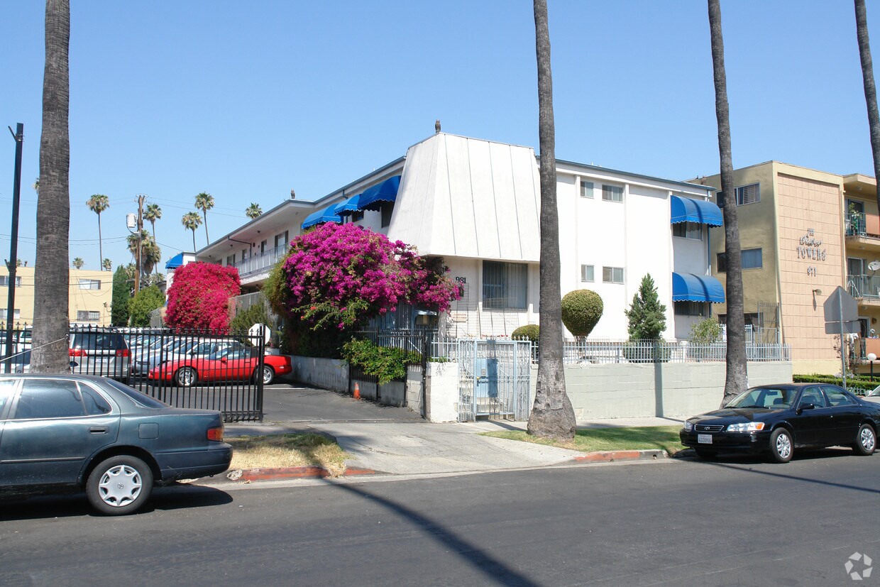 Foto principal - 981 Elden Ave