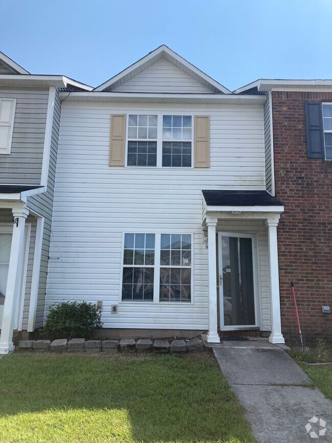Building Photo - 104 Woodlake Ct
