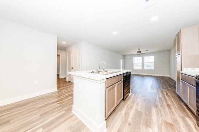 Building Photo - The Caravel Apartments