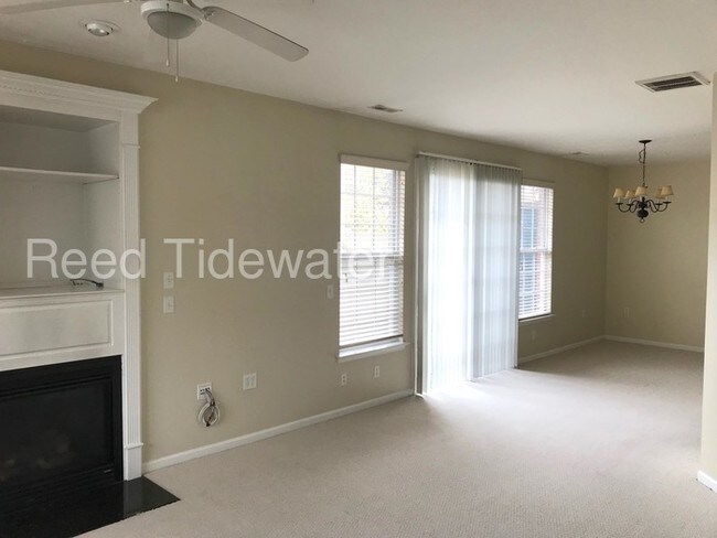 Building Photo - GORGEOUS 2 BEDROOM CONDO IN RIDGLEY MANOR!!!