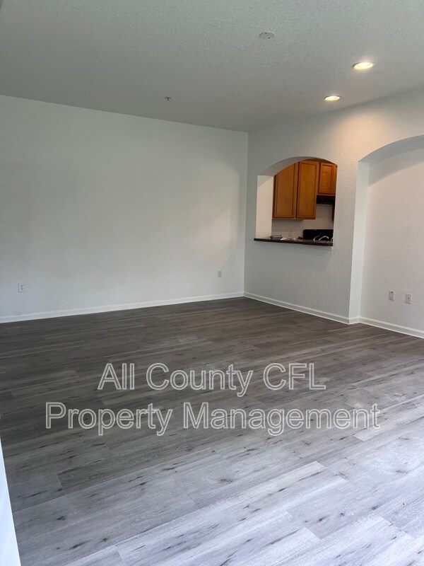 Building Photo - 3130 Ashland Ln N