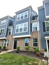 Building Photo - 112 August Ln