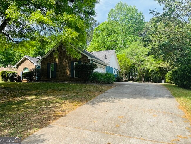 Foto del edificio - 165 River Park Dr