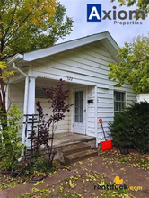 Building Photo - 322 S 11th Ave