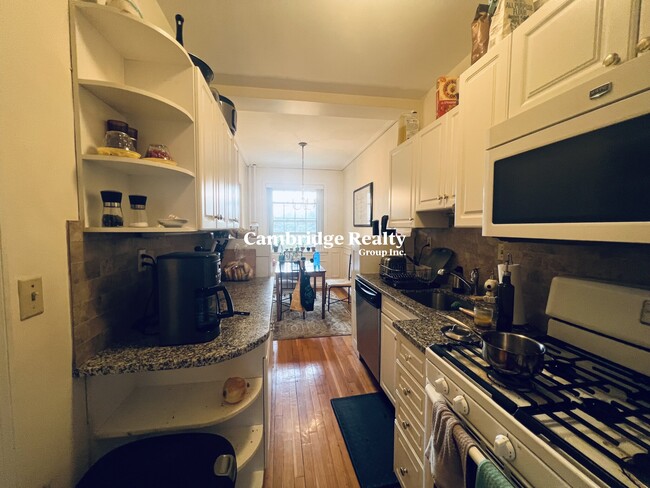 Building Photo - 3 Arlington St