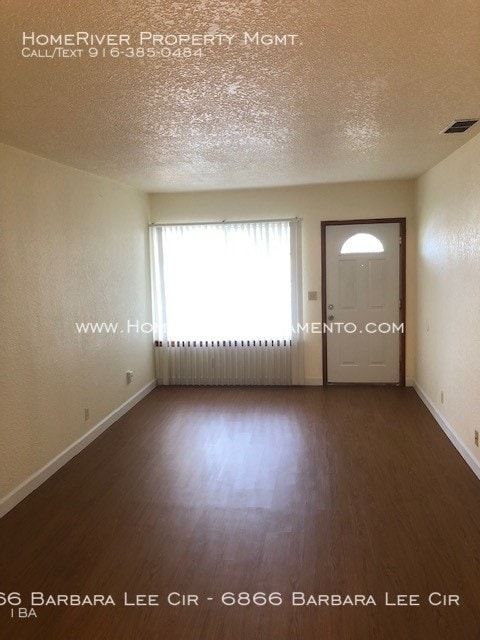 Building Photo - 2 Bedroom Duplex