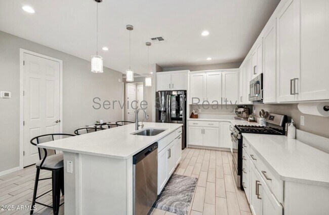 Foto del edificio - 17968 W Hilton Ave