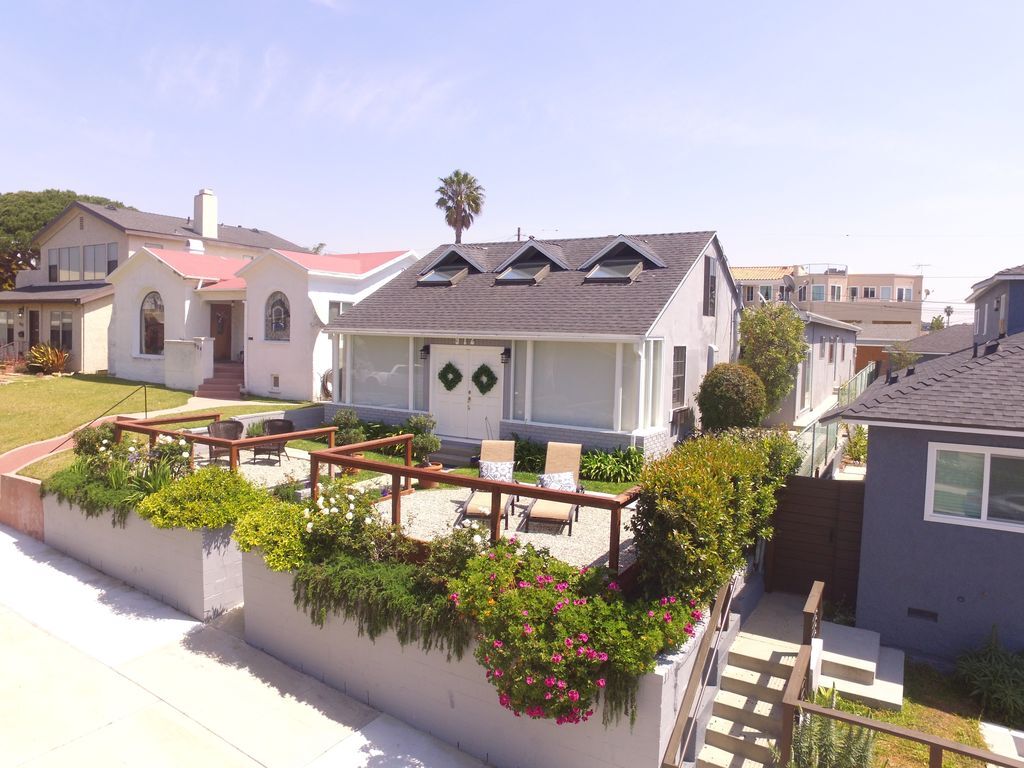 Back House - Beach Bungalow - 912 S Juanita Ave