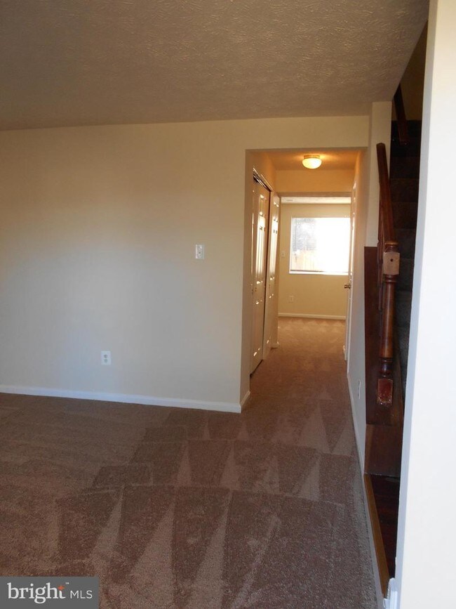 Building Photo - 3657 Woodhaven Ct