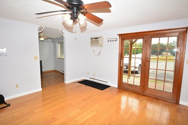 Building Photo - 9 Mayberry Dr