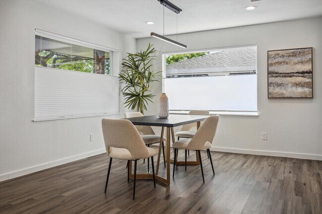 Building Photo - 4510 W 43rd St