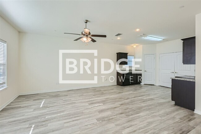 Foto del edificio - 1304 Lake Crest Lane Lewisville, TX 75057-...