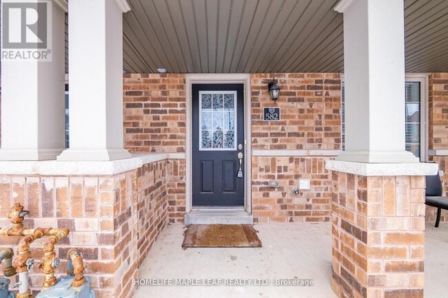 Building Photo - 582 Linden Dr