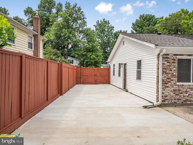 Building Photo - 14204 Woodcrest Dr