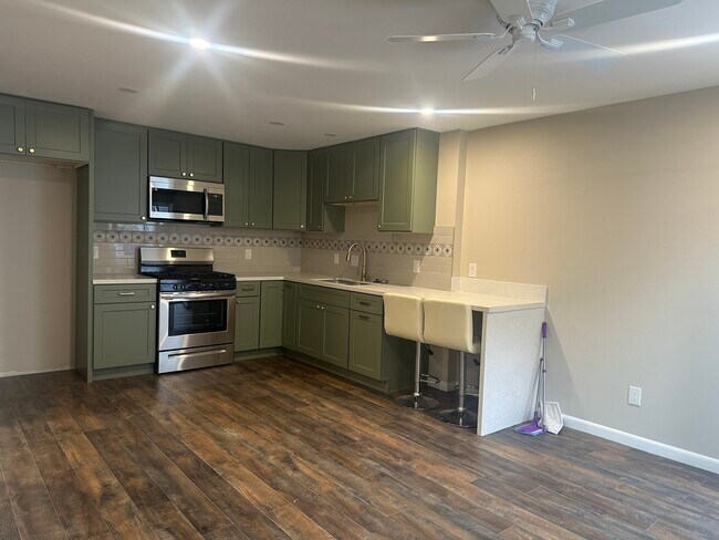 Building Photo - 528 San Miguel Dr