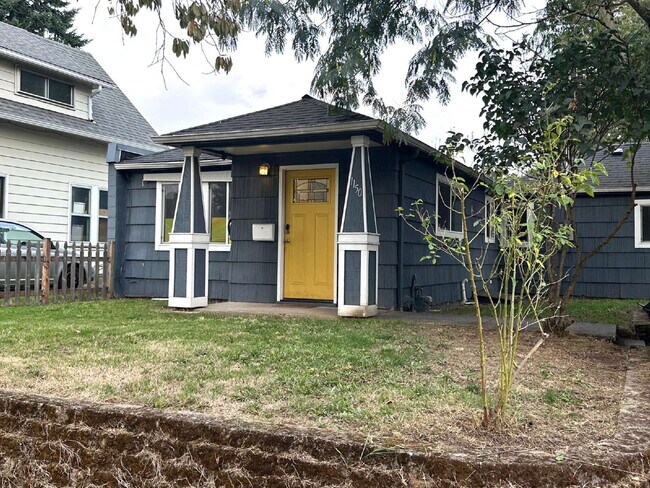 Foto del edificio - Portland Bungalow w/ New AC, Near Park, Easy Freeway Access