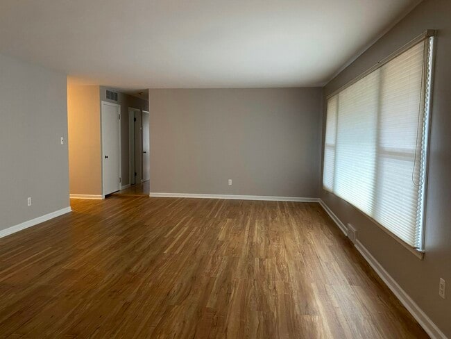 Foto del edificio - 5035 S Clunbury Rd