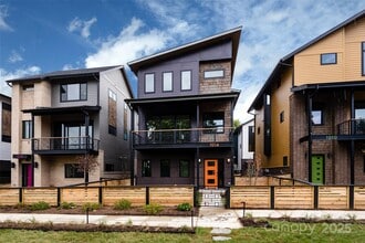 Building Photo - 1014 Polaris Wy