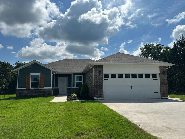 Building Photo - New Construction 3 Bedroom, 2 Bathroom on ...
