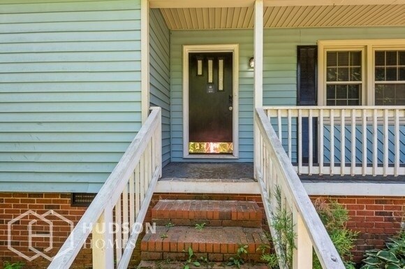Building Photo - AVAILABLE NOW! - 642 Park Circle, Lincolnt...