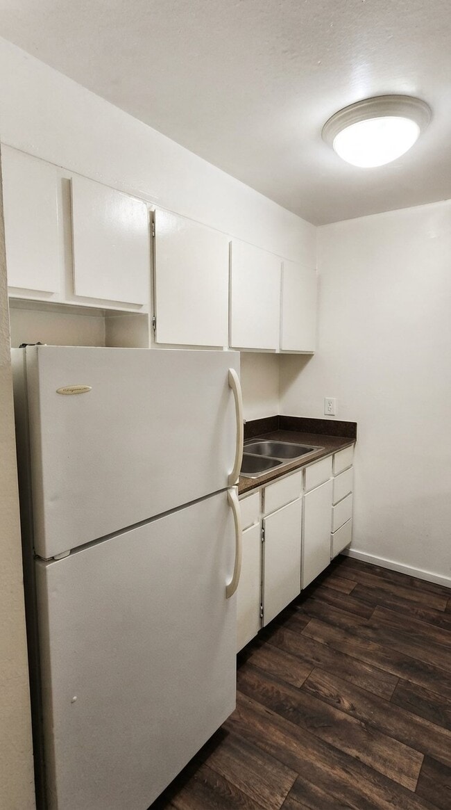 Building Photo - 659 S 1200 E