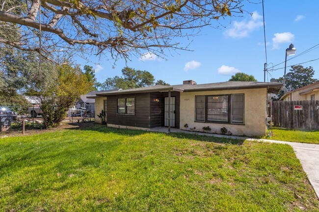Foto del edificio - 4223 Temescal Ave