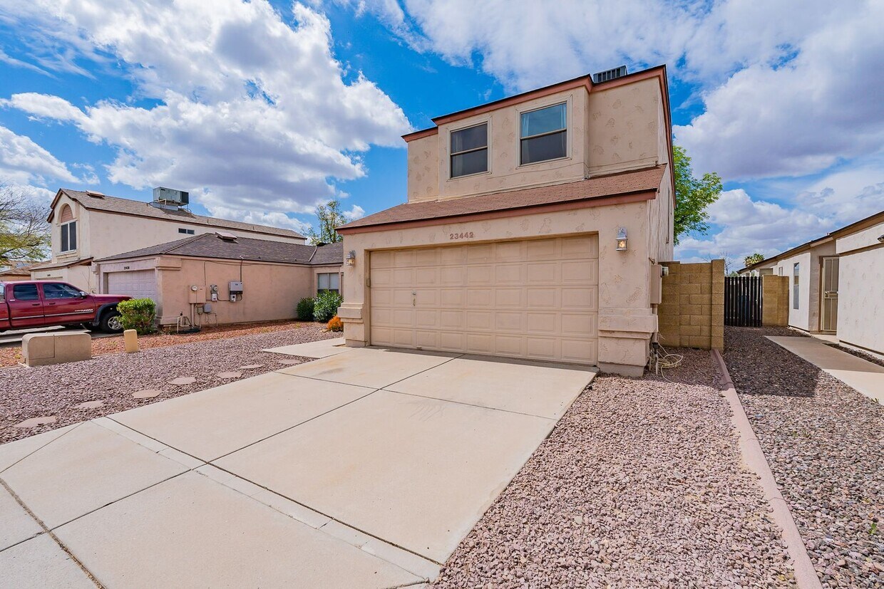 Primary Photo - Move In Ready! Three Bedrooms in NW Valley!
