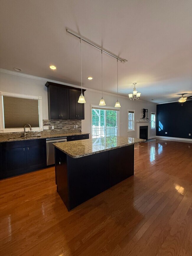 Foto del edificio - 8915 Whitecliff Ln