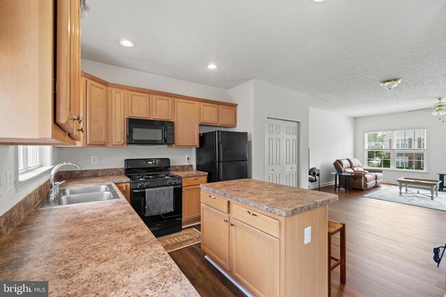 Building Photo - 102 Tradewinds Terrace