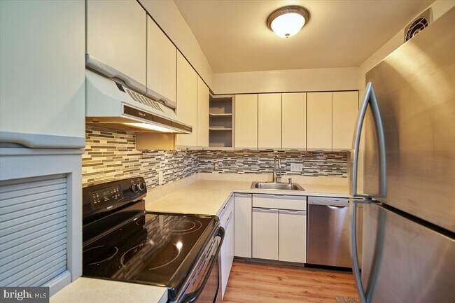 Building Photo - 3462 S Stafford St