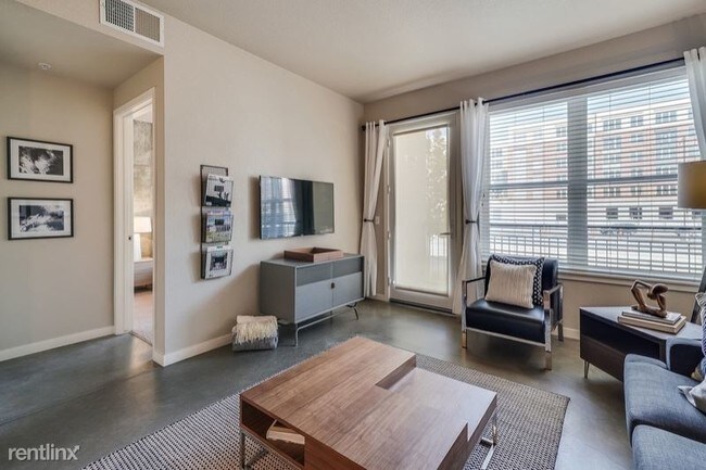 Foto del edificio - 1144 S Broadway