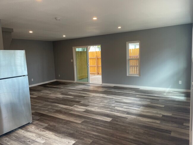 Foto del edificio - 2621 Wood Ave
