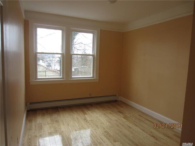 Building Photo - 132-04-132-14 14th Rd