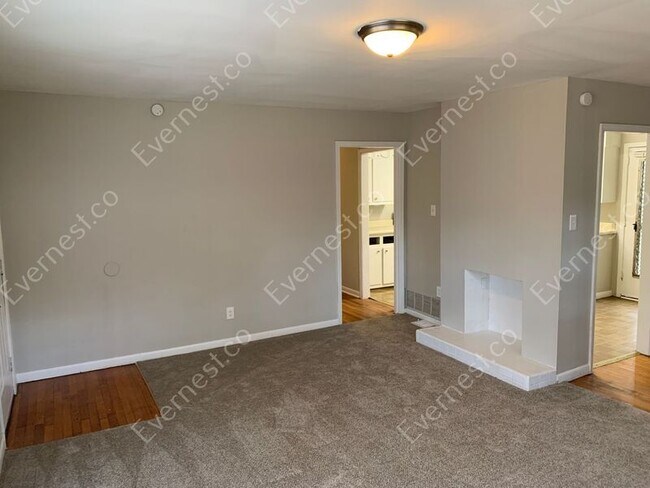 Building Photo - 333 Robertson Ave