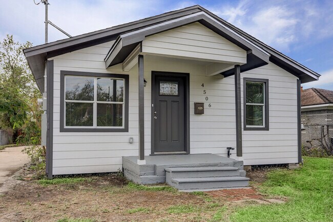 Building Photo - 4506 Bricker St