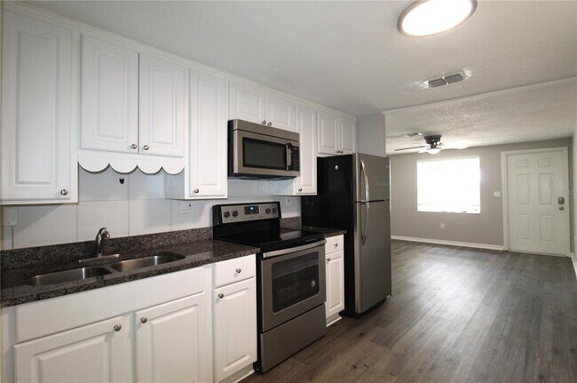 Building Photo - 350 Elmstreet Ct