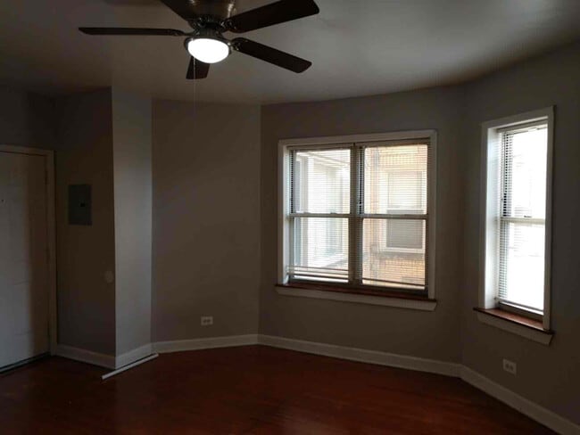 Building Photo - 8307 S Ingleside Ave