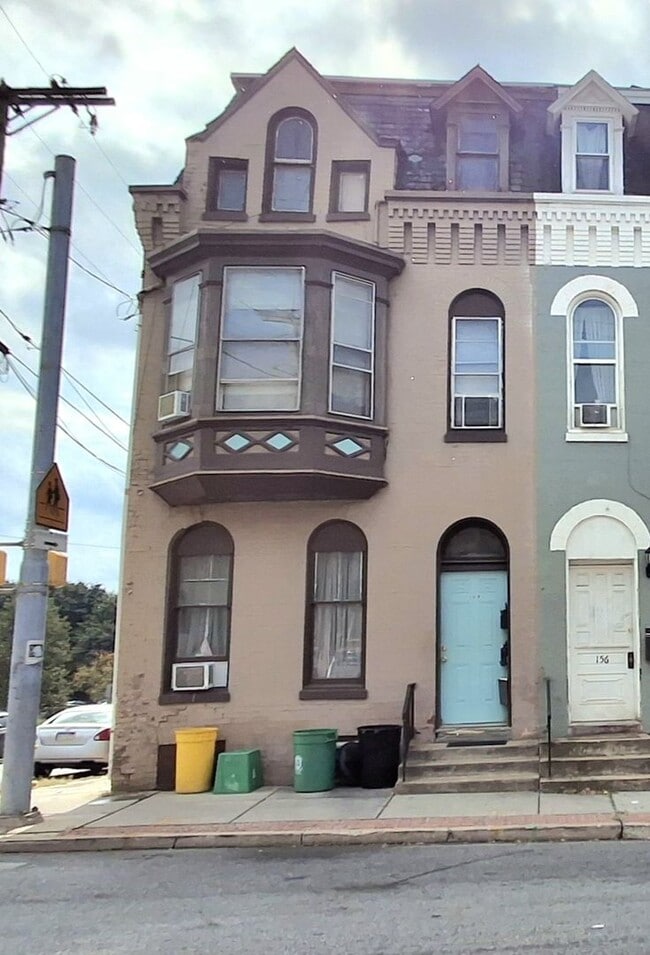Building Photo - 158 S Pershing Ave