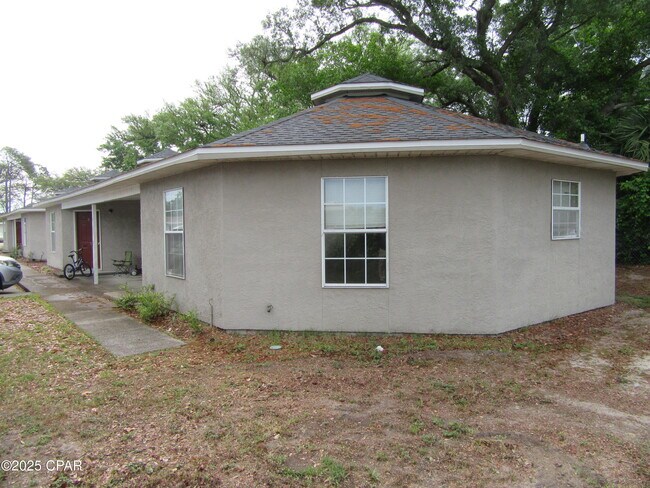 Foto del edificio - 1401 Gulf Ave