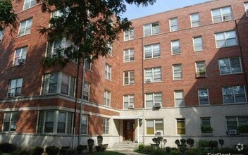 Building Photo - 2610 W Berwyn Ave