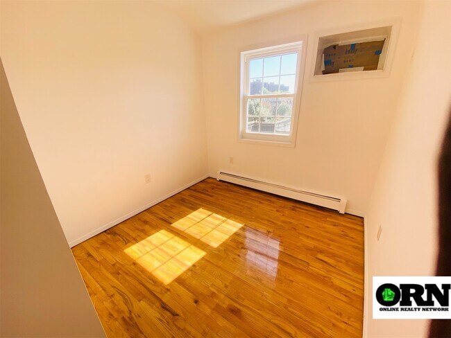 Building Photo - 756 Barbey St